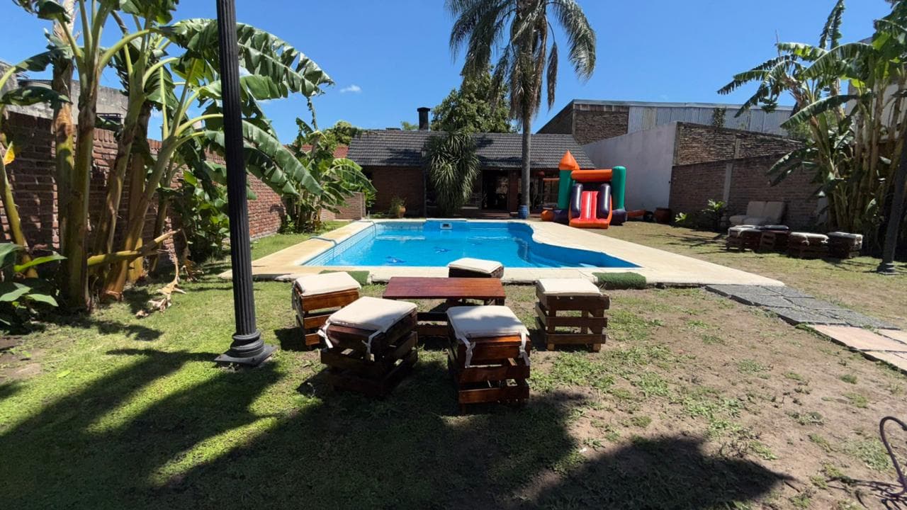Parque con pileta