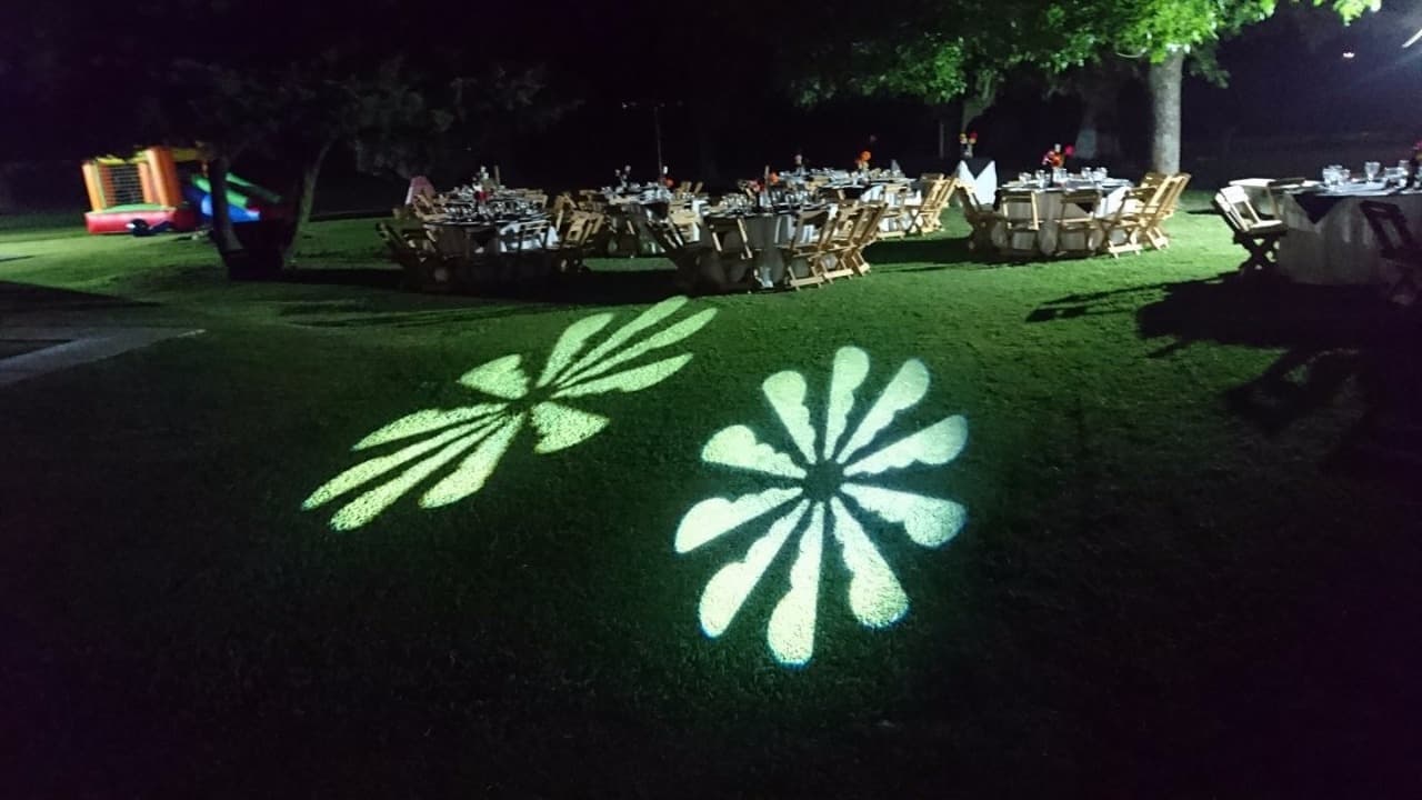 iluminación nocturna en parque