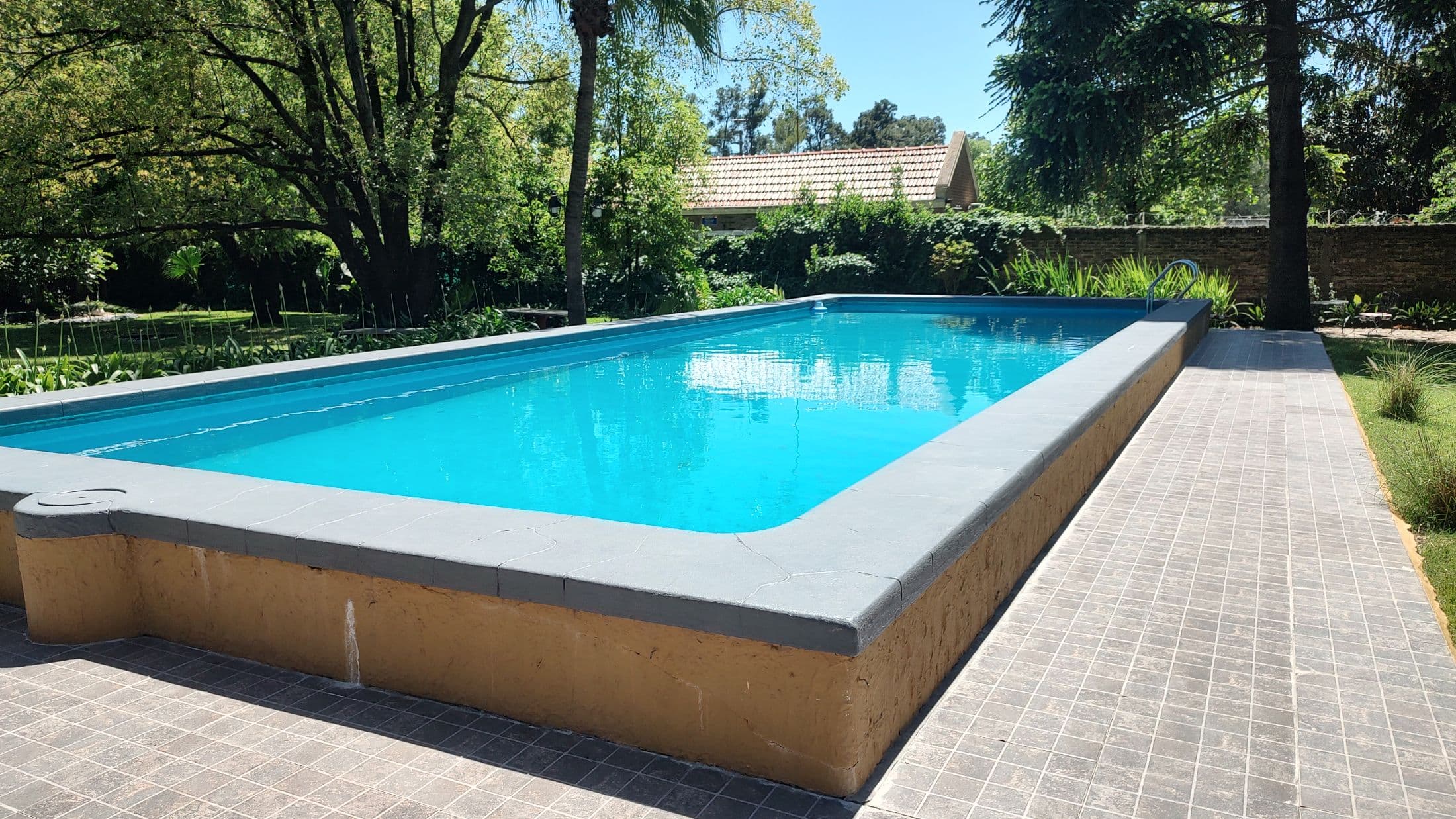 Quinta en alquiler con pileta y gran parque